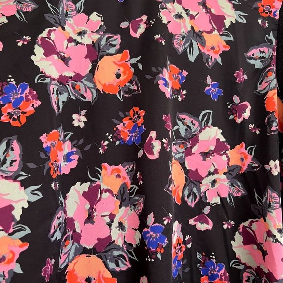 Forever 21 Floral print front‎ black sweater - women's large - Picture 5 of 9